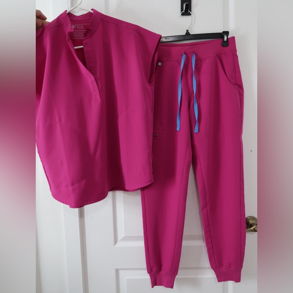 FIGS Limited Edition Raspberry Sorbet Set